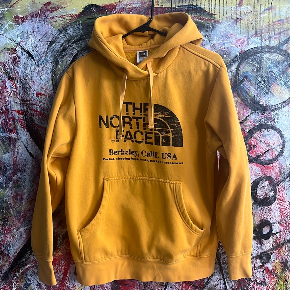 North face hoodie men’s m
Golden yellow color